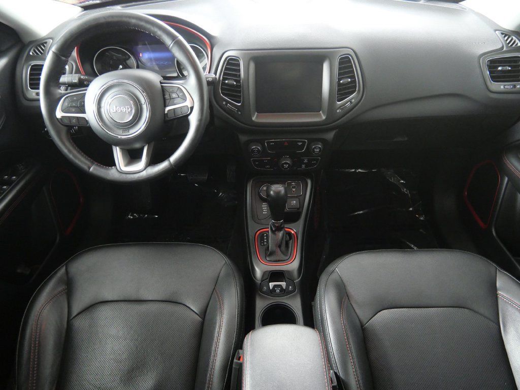 Used 2019 Jeep Compass Trailhawk w/ Leather Interior Group AWD/4WD image 19