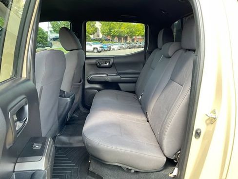 Used 2019 Toyota Tacoma TRD Off-Road AWD/4WD image 21