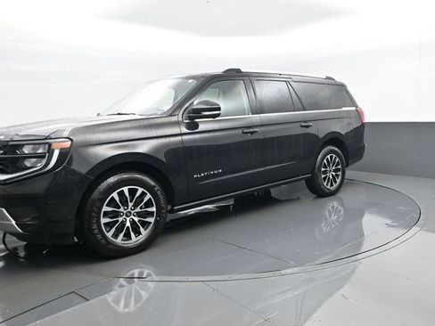 Used 2025 Ford Expedition Max Platinum AWD/4WD image 1