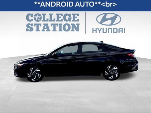 Used 2025 Hyundai Elantra Sport image 7