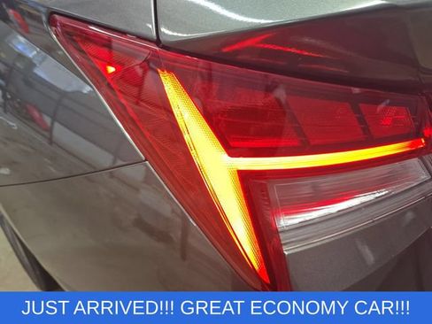 Used 2025 Hyundai Elantra SEL w/ Cargo Package FWD image 35