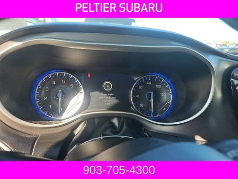 Used 2024 Chrysler Pacifica Touring-L FWD image 9