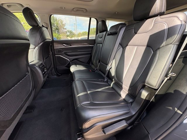 Used 2022 Jeep Grand Cherokee L Limited AWD/4WD image 25