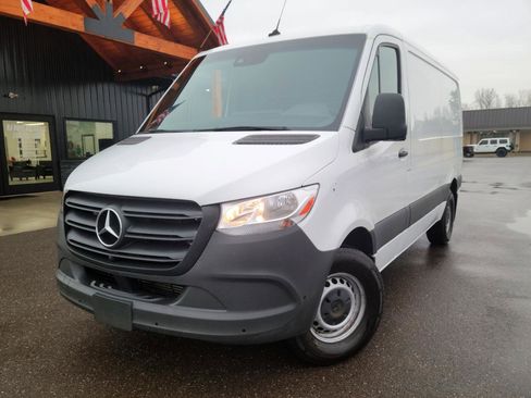 Used 2022 Mercedes-Benz Sprinter 1500 image 1
