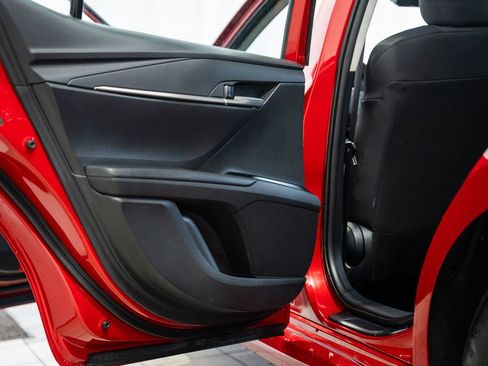 Used 2025 Toyota Camry LE image 31