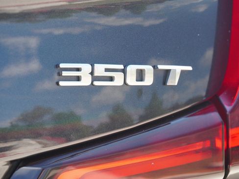 Used 2023 Cadillac XT4 Luxury w/ Cold Weather Package image 9