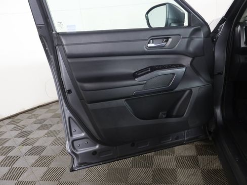 Used 2024 Nissan Pathfinder SL w/ SL Premium Package image 25