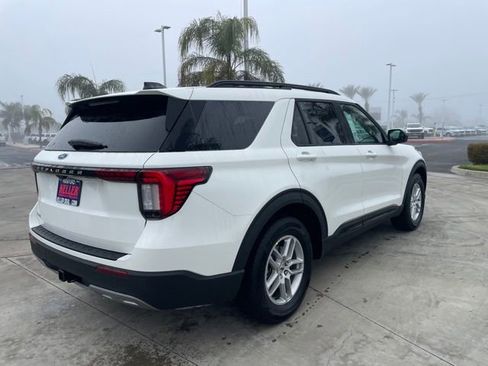 New 2026 Ford Explorer Active w/ Active Comfort Package image 5