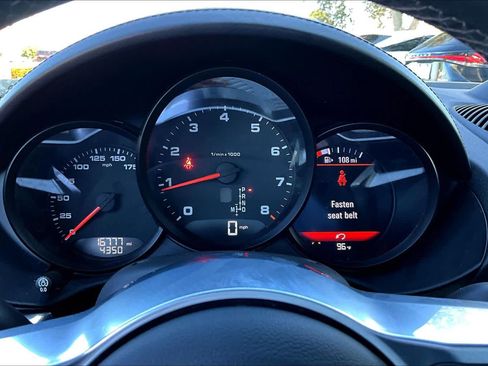 Used 2020 Porsche 718 Boxster RWD image 22