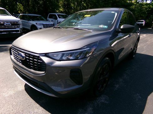 Certified 2023 Ford Escape Active w/ Tech Pack #1 AWD/4WD image 4