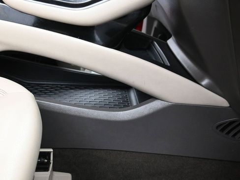 Used 2021 Lincoln Nautilus FWD image 33