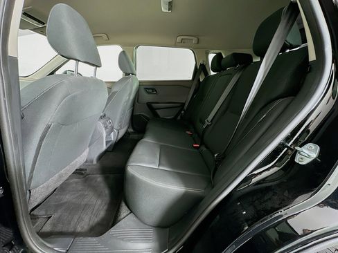 Used 2023 Nissan Rogue S image 26