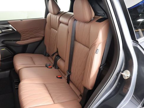 Used 2025 Mitsubishi Outlander SEL AWD/4WD image 37