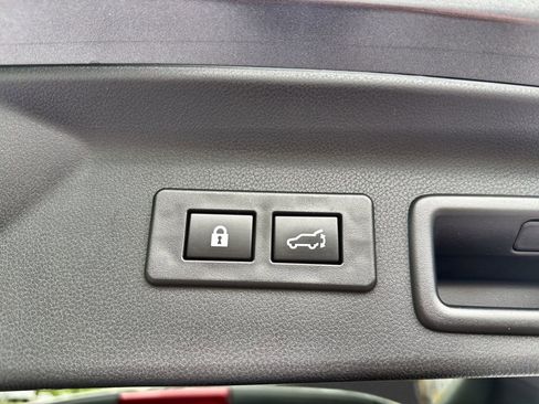 Certified 2025 Subaru Forester Premium AWD/4WD image 37