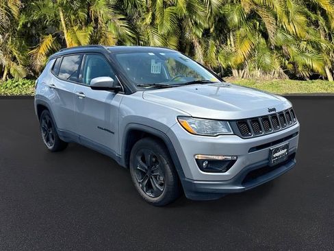 Used 2021 Jeep Compass Latitude FWD image 2