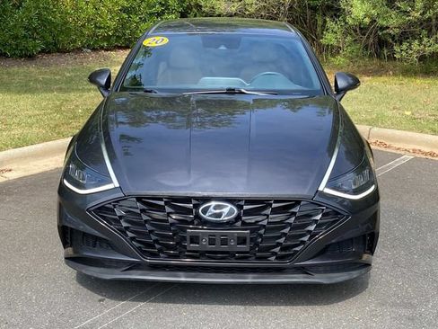 Used 2020 Hyundai Sonata SEL w/ Premium Package FWD image 2