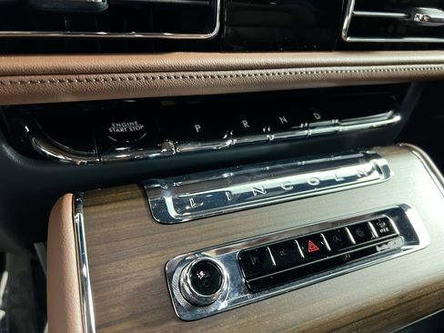 Used 2025 Lincoln Aviator Reserve w/ Luxury Package RWD image 22