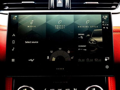 Used 2021 Jaguar F-PACE R-Dynamic S AWD/4WD image 23