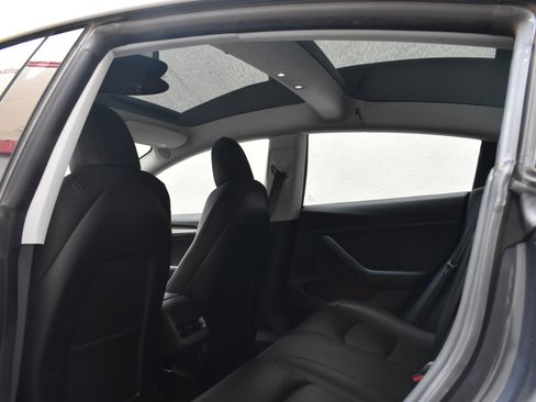 Used 2023 Tesla Model 3 Standard Range image 23