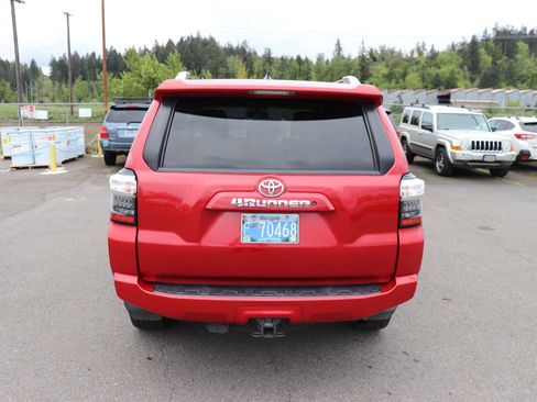 Used 2018 Toyota 4Runner SR5 image 6