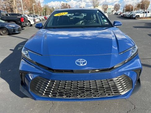 Used 2025 Toyota Camry SE image 2