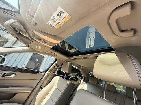 Used 2014 Mercedes-Benz E 350 4MATIC Sedan image 31
