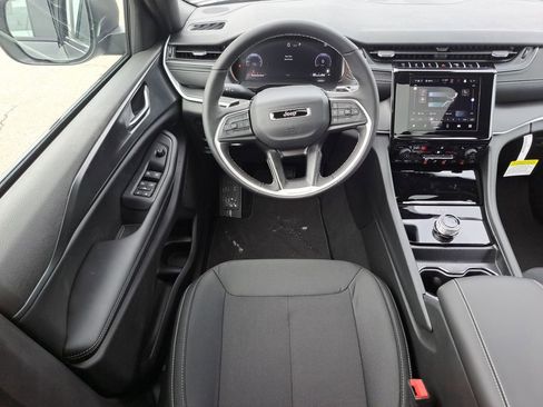 New 2026 Jeep Grand Cherokee Laredo image 15