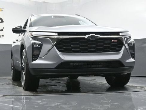New 2026 Chevrolet Trax RS w/ Sunroof Package FWD image 3