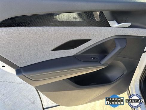 Certified 2025 Volkswagen Tiguan S image 9