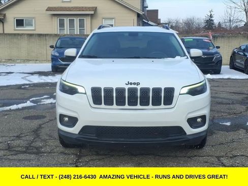 Used 2019 Jeep Cherokee Latitude Plus image 2