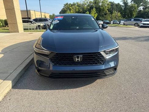 Used 2025 Honda Accord SE image 7