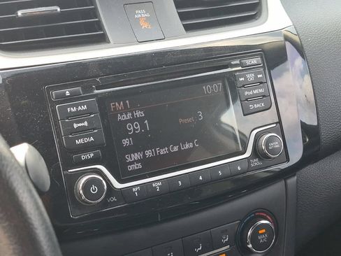 Used 2017 Nissan Sentra SV FWD image 9
