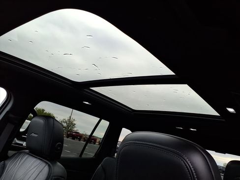 Used 2025 Buick Enclave Avenir w/ Super Cruise Package image 4