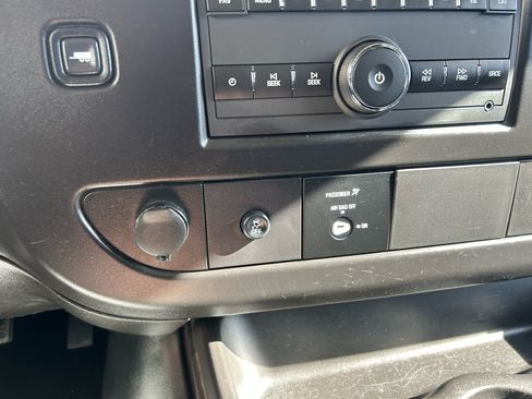 Used 2024 Chevrolet Express 2500 w/ Driver Convenience Package image 14