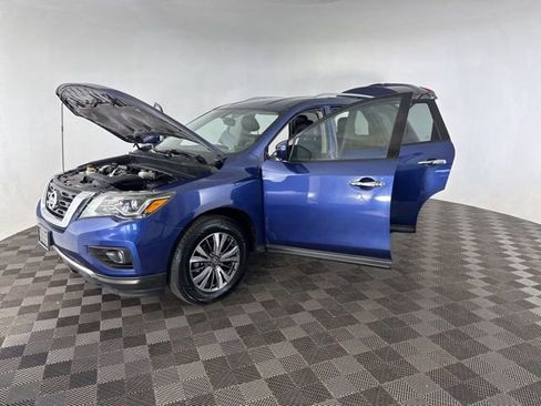 Used 2020 Nissan Pathfinder SL AWD/4WD image 10
