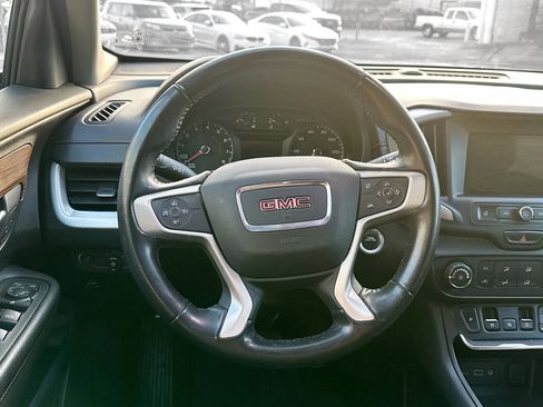 Used 2018 GMC Terrain SLE image 17