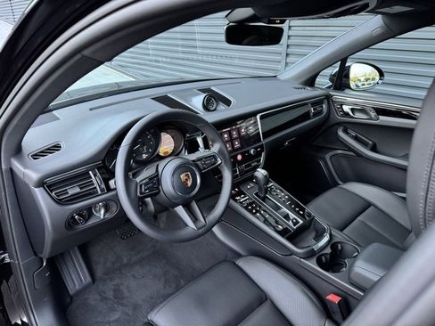 New 2026 Porsche Macan image 4
