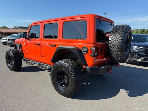 Used 2020 Jeep Wrangler Unlimited Sahara w/ Uconnect 4C Nav & Sound Group AWD/4WD image 3