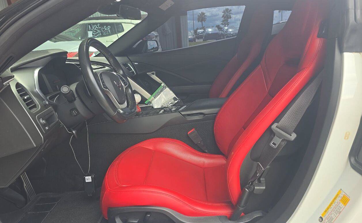 Used 2019 Chevrolet Corvette Grand Sport w/ Carbon Flash Badge Package RWD image 3