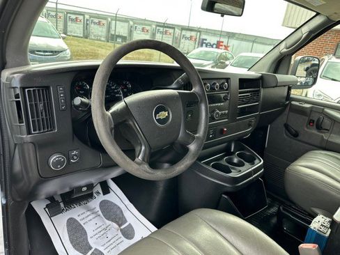 Used 2013 Chevrolet Express 2500 image 17