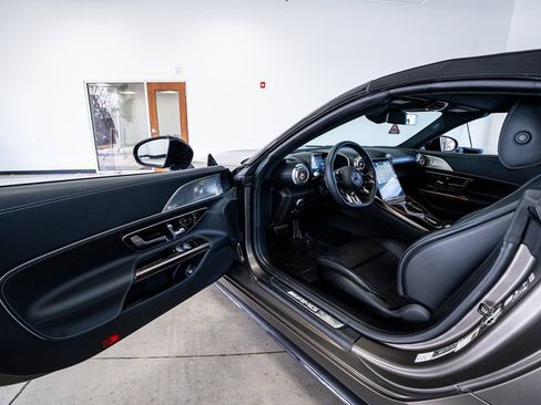 Used 2023 Mercedes-Benz SL 55 AMG 4MATIC image 38