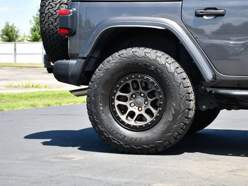 Used 2022 Jeep Wrangler Unlimited Rubicon w/ Xtreme Recon 35" Tire Package AWD/4WD image 10