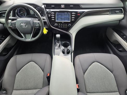 Used 2020 Toyota Camry LE image 27