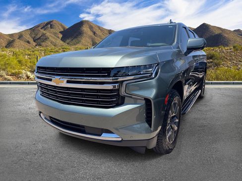 Used 2023 Chevrolet Suburban LT AWD/4WD image 13