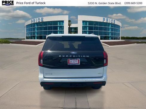 Certified 2025 Ford Expedition Max Active AWD/4WD image 6