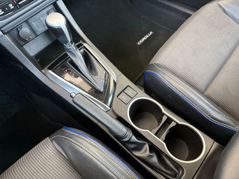 Used 2019 Toyota Corolla SE image 19