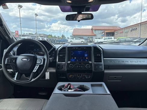 Used 2021 Ford F250 XLT w/ FX4 Off-Road Package AWD/4WD image 15