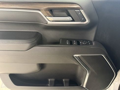 Used 2022 Chevrolet Silverado 1500 LT image 8