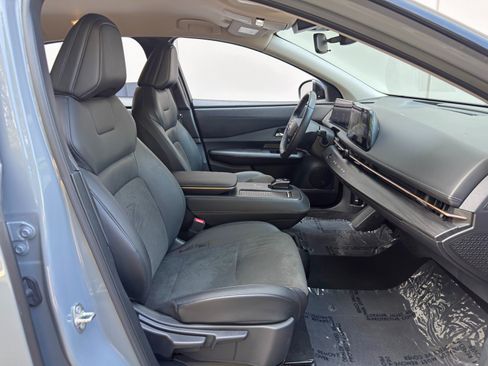 Used 2023 Nissan Ariya FWD image 14