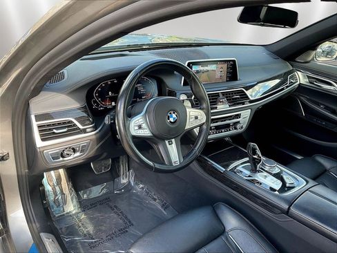 Used 2022 BMW 750i xDrive w/ M Sport Package AWD/4WD image 17